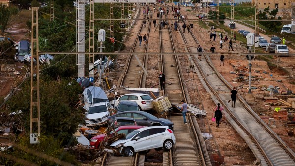 Über 200 Unwetter-Tote - Luftaufnahmen zeigen Zerstörung in Spanien