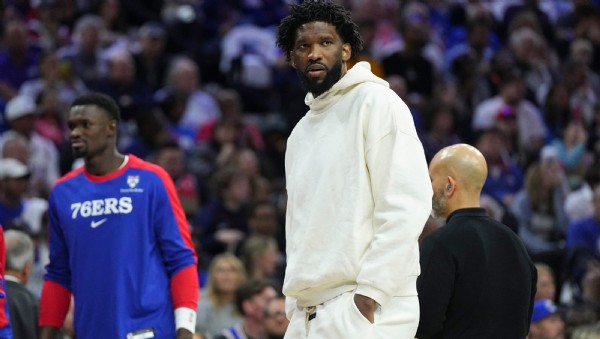 Vorfall in der Kabine - Journalisten geschubst: NBA sperrt Joel Embiid