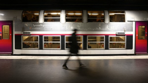 Blutiger Bandenkrieg - Frankreich: Attacke in Schnellbahn, Hand abgehackt