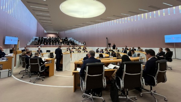 Aus dem Landtag - Im Westen nur wenig Neues, dafür viel Altes